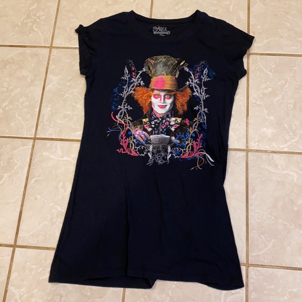 Alice in Wonderland long t-shirt size M pre-owned